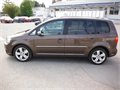 VW Touran hneda 008