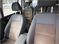VW Touran hneda 020