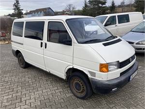 VW TRANSPORTER T4 2.5TDi 65KW 8MÍST,TAŽNÉ,WEBASTO,PLATNÁ STK